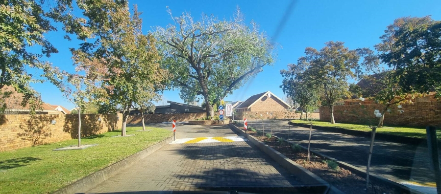 2 Bedroom Property for Sale in Langenhovenpark Free State
